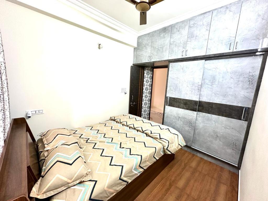 Servostay Kphb Phase 15 New Stunning 3 Bhk - 4th Floor Hyderabad