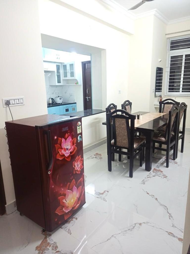 Servostay Kphb Phase 15 New Stunning 3 Bhk - 2nd Floor