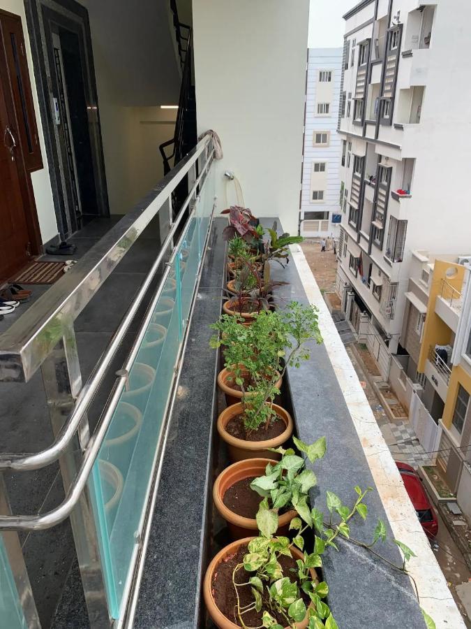 Apartment Valley House Street 7 - Attapur @ P#258 *