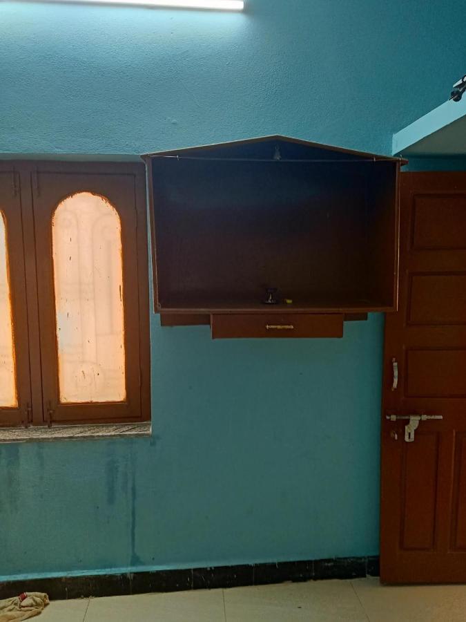 1 Bhk House With Ac Fully Operational Kitchen With Wifi Apartment *