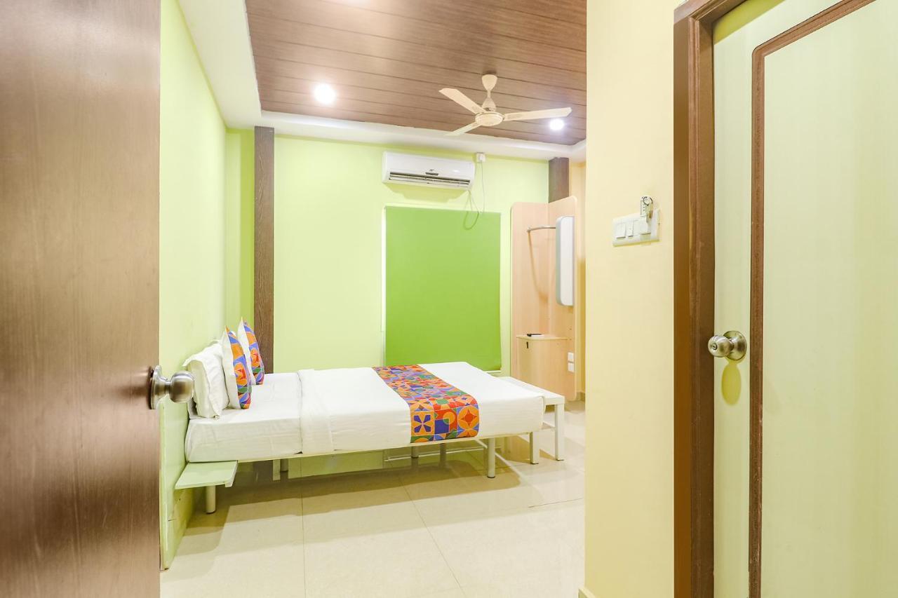 Hotel Fabexpress Airport Stay Inn - Nr Hyderabad International Airport, Shamshabad