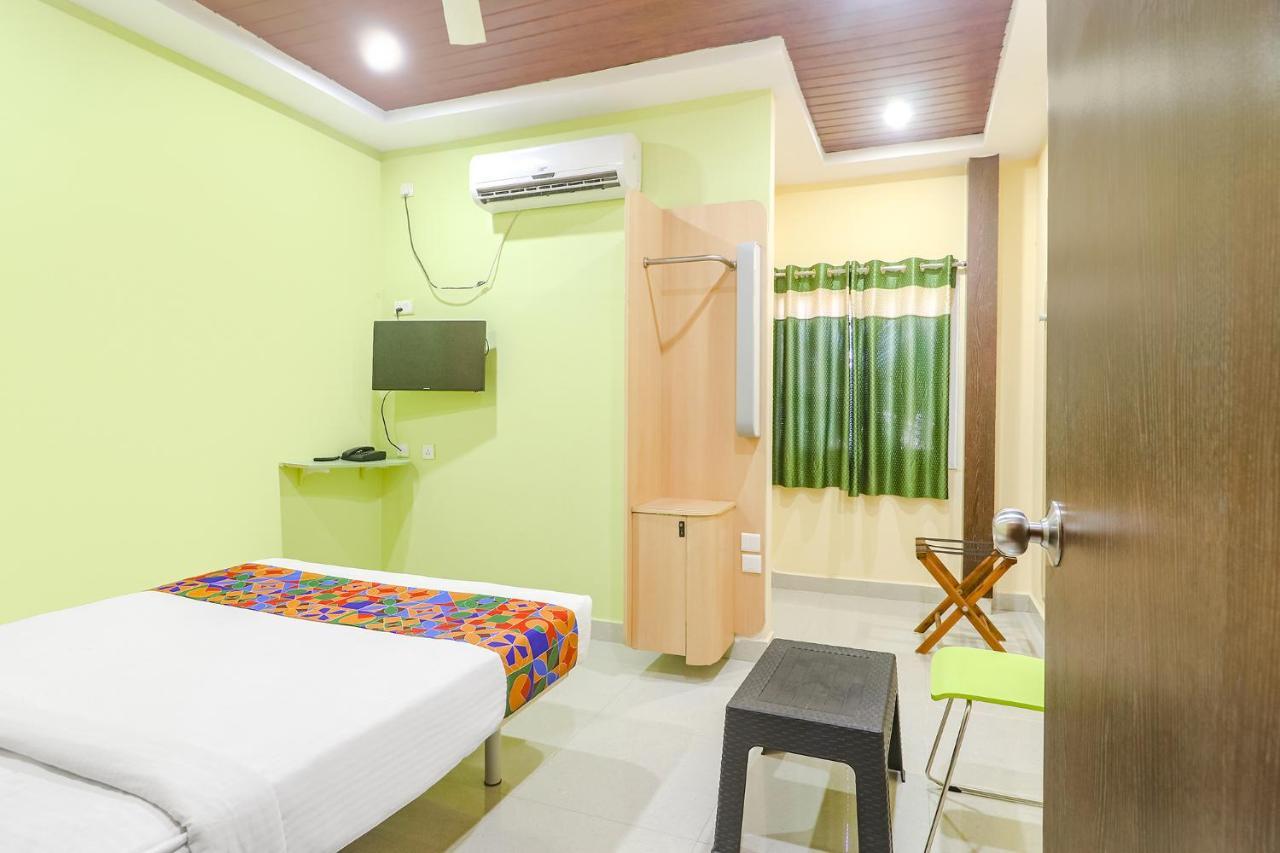 Fabexpress Airport Stay Inn - Nr Hyderabad International Airport, Shamshabad