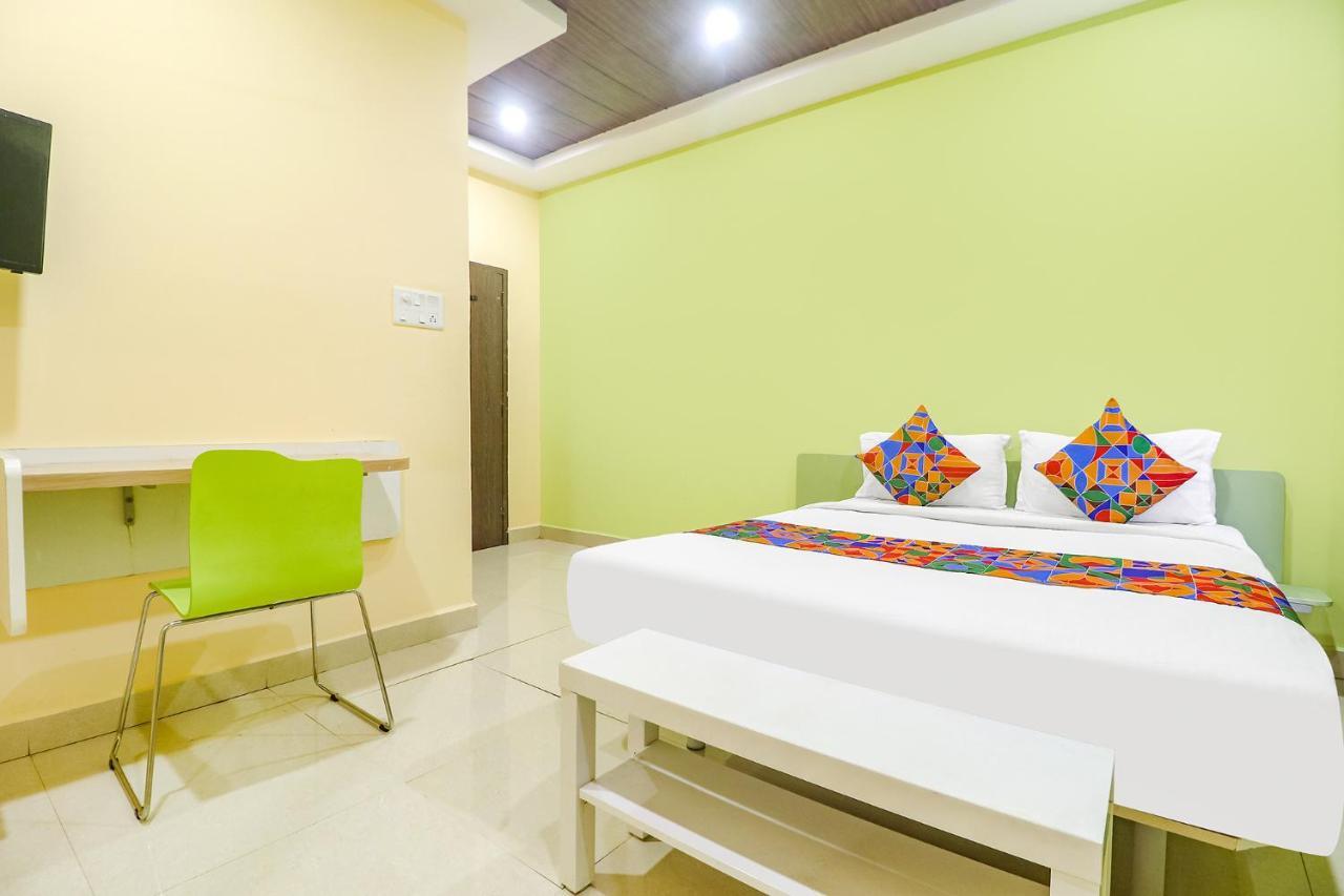 Fabexpress Airport Stay Inn - Nr Hyderabad International Airport, Shamshabad 3* Hyderabad