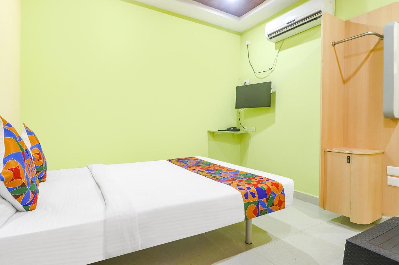Fabexpress Airport Stay Inn - Nr Hyderabad International Airport, Shamshabad