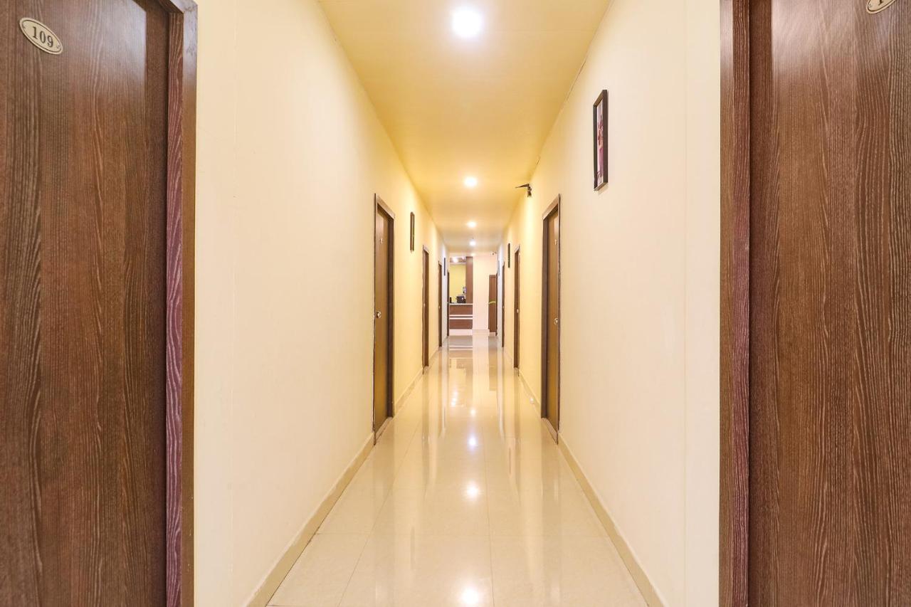 Hotel Fabexpress Airport Stay Inn - Nr Hyderabad International Airport, Shamshabad Hyderabad