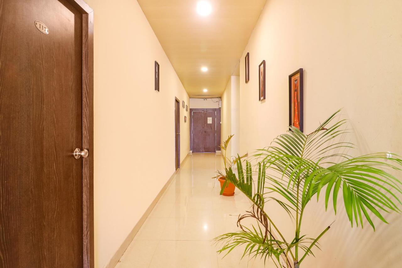 Fabexpress Airport Stay Inn - Nr Hyderabad International Airport, Shamshabad 3* Hyderabad