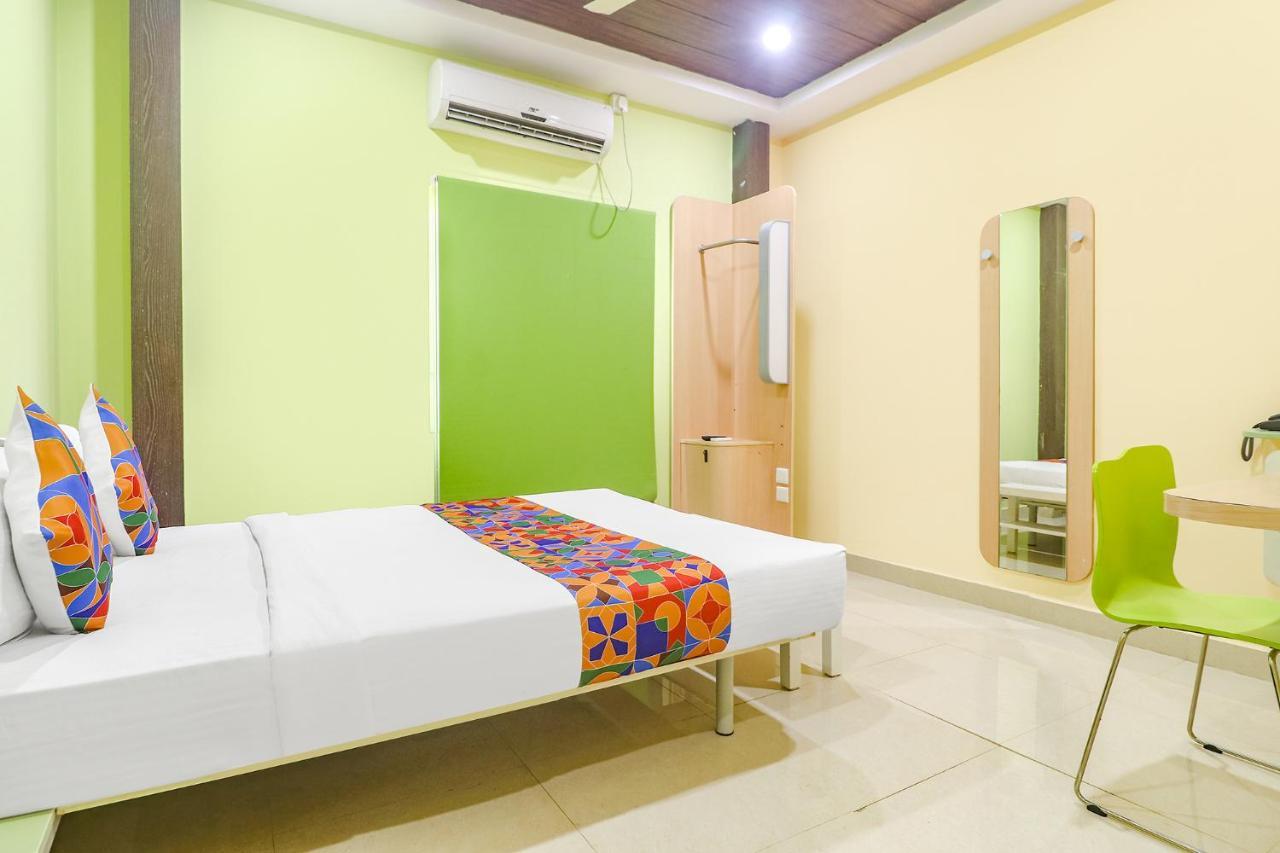Fabexpress Airport Stay Inn - Nr Hyderabad International Airport, Shamshabad 3*