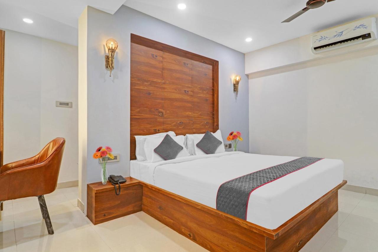 Super Townhouse Rcc Pride Hotel