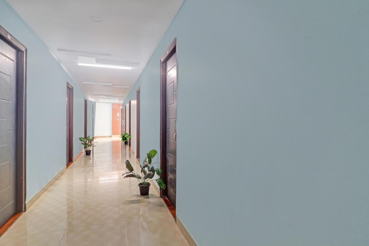 Hotel Oyo Flagship Grand Aarvi Near Nexus 3*