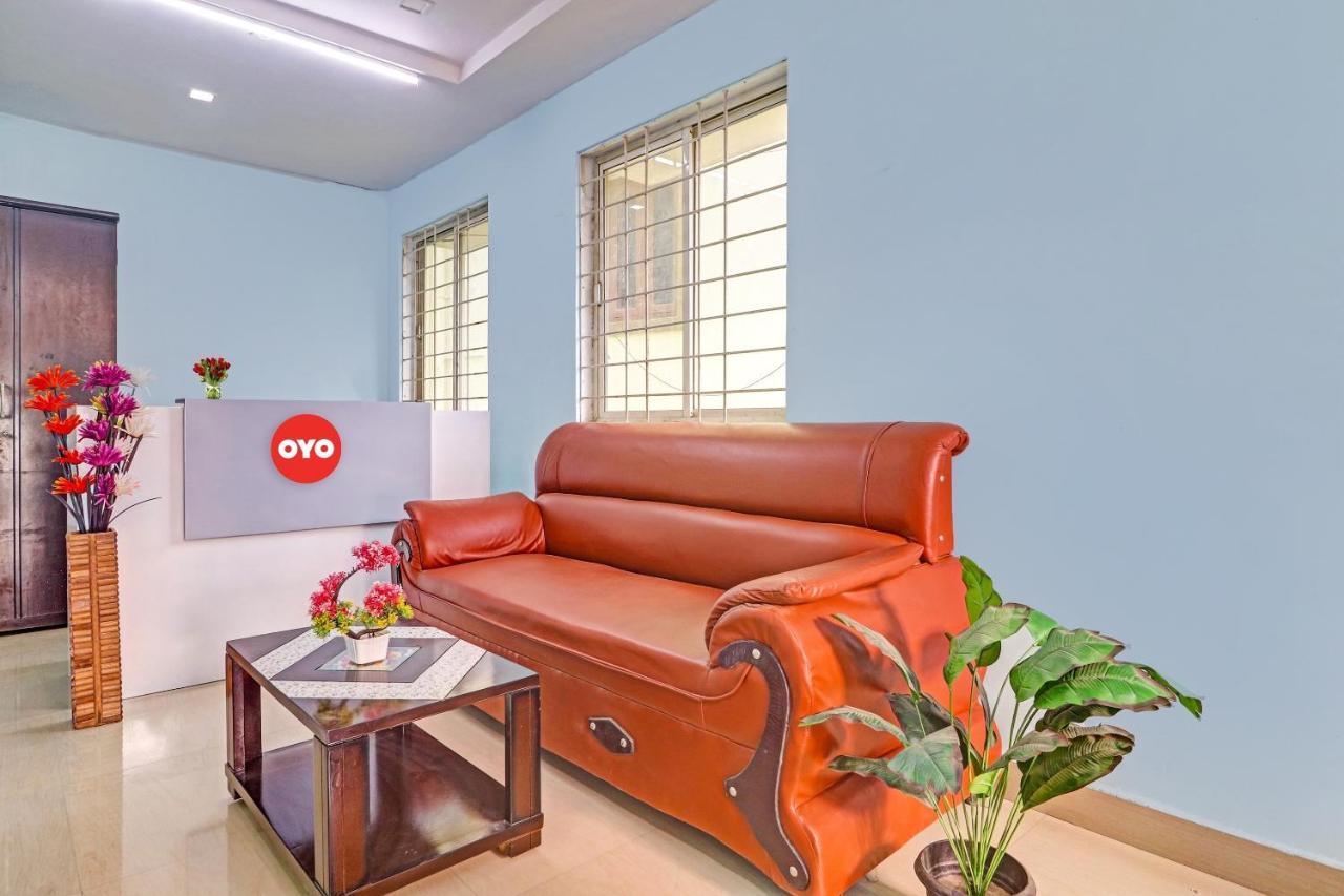 Oyo Flagship Grand Aarvi Near Nexus Hotel 3*