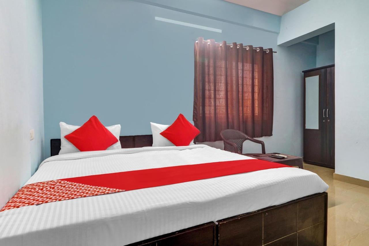 Oyo Flagship Grand Aarvi Near Nexus 3*
