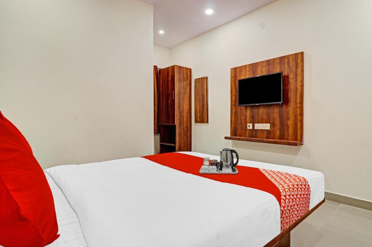O Night Eye Hotel