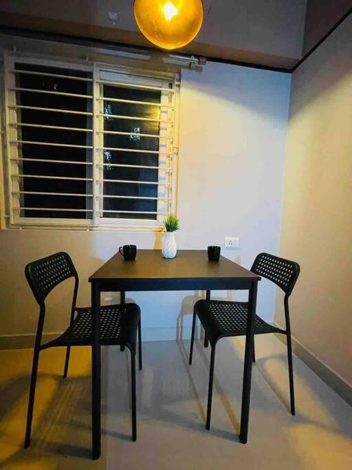 Apricot: 1bhk Humble Abode In Botanical Gardens Apartment *