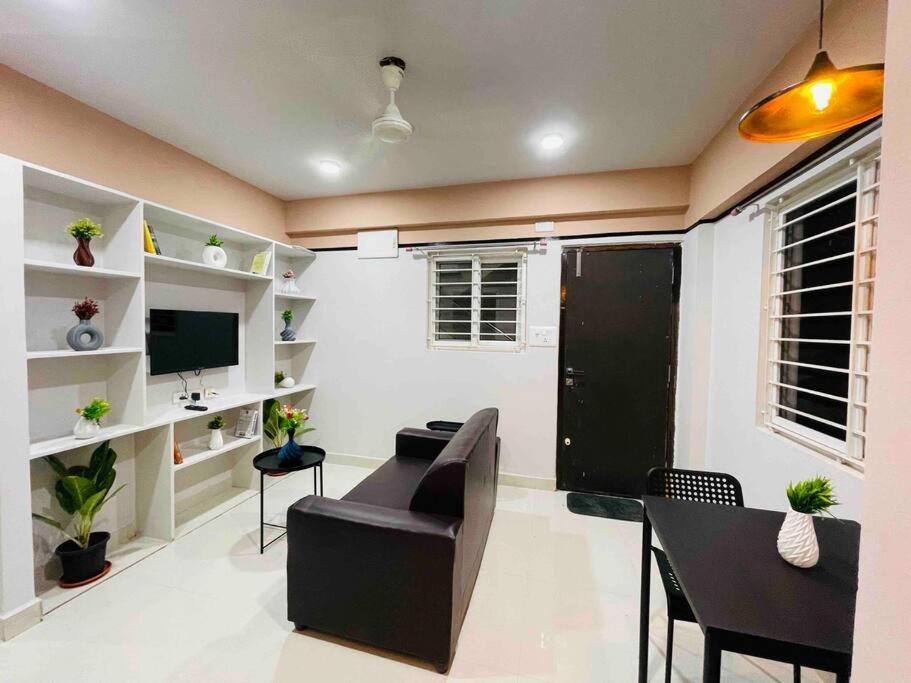 Apricot: 1bhk Humble Abode In Botanical Gardens * Hyderabad