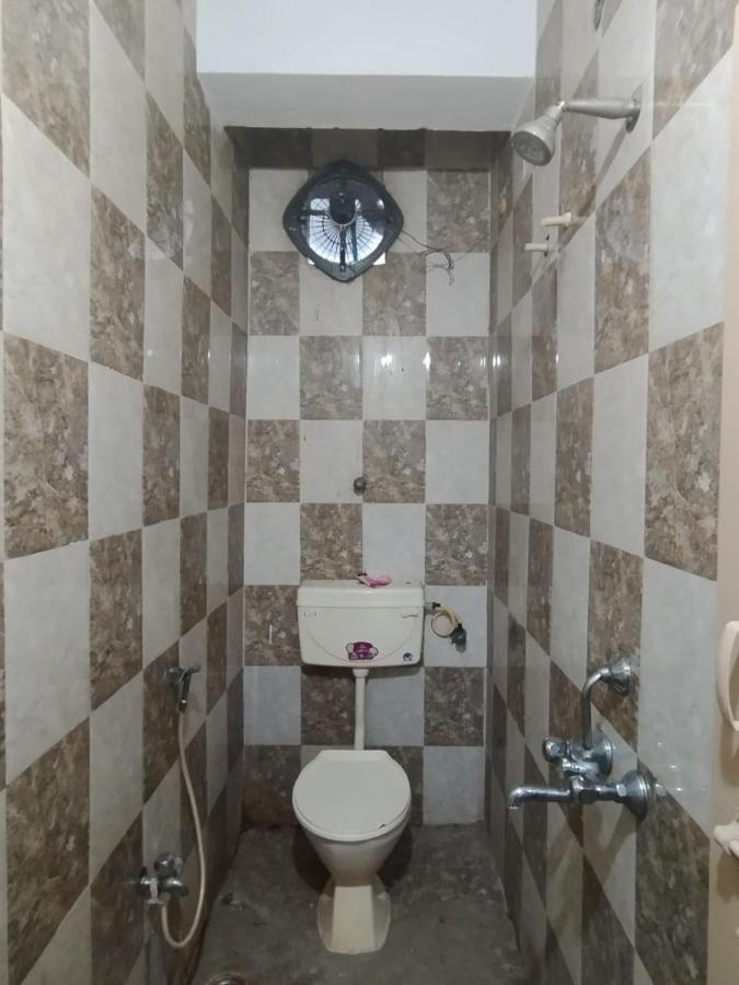 Spacious Flat - Centrally Located * Hyderabad