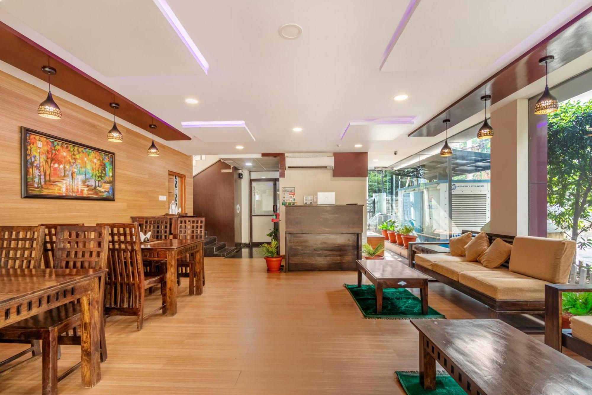 Treebo Purple Square 3* Hyderabad