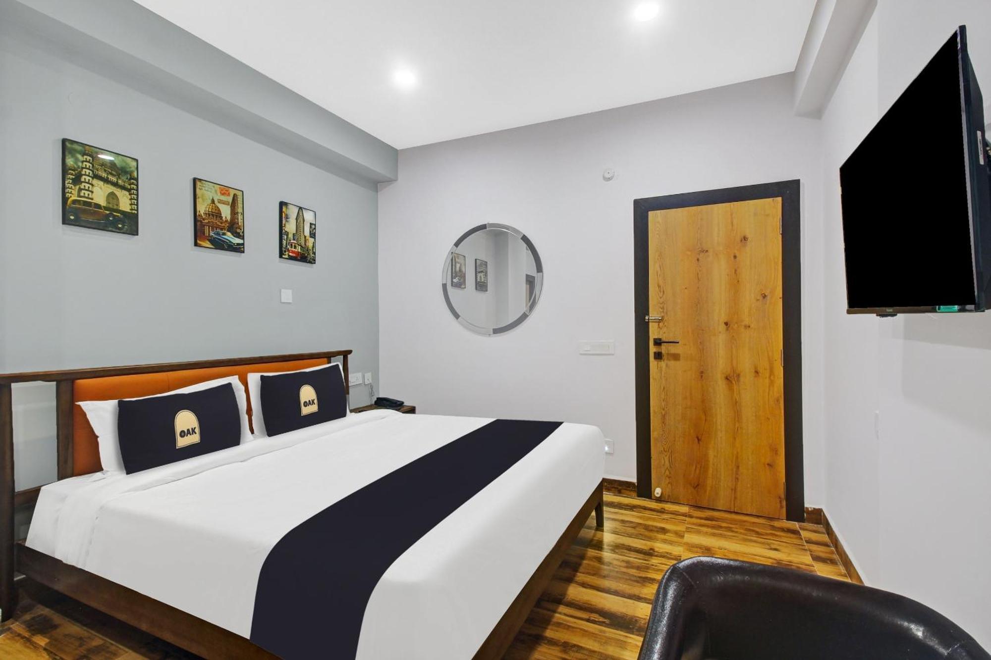 Super Townhouse Oak Hitec Near Image Hospital Hotel