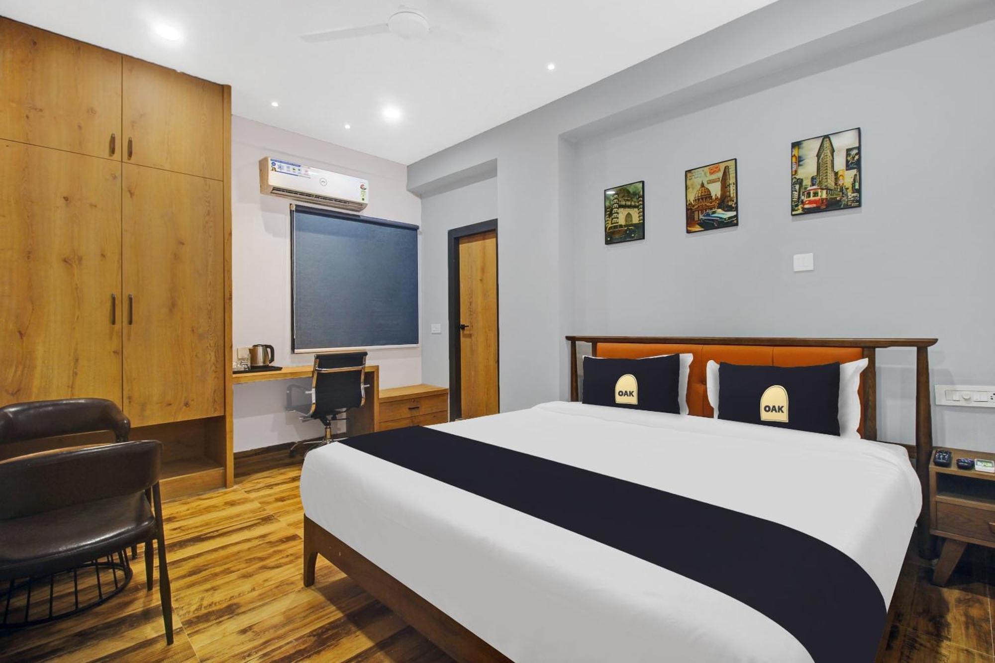 Super Townhouse Oak Hitec Near Image Hospital 4* Hyderabad
