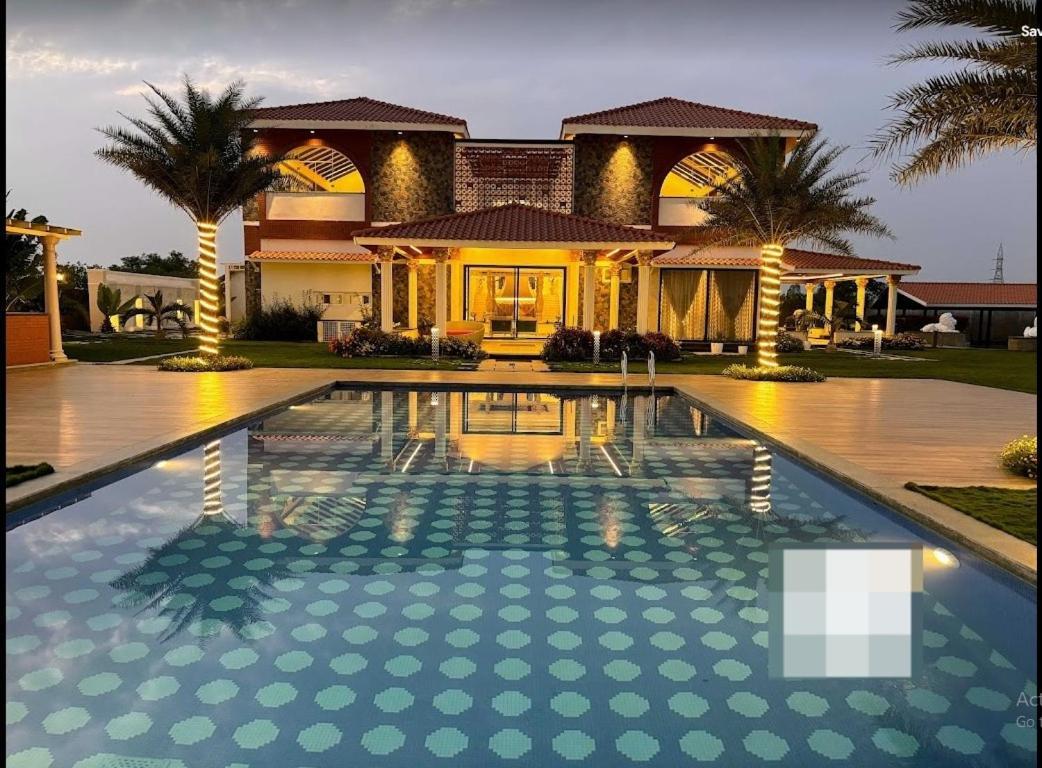 Redhomex Cove Castle Villa *