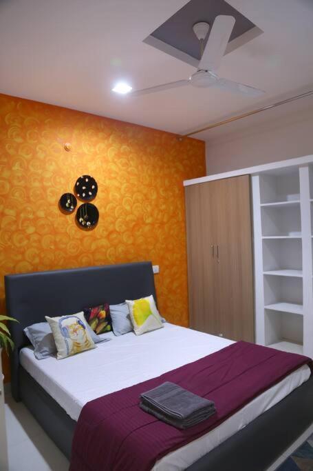 Apartment 5 Midtown-1bhk, Near Aig Hospital, Hitech