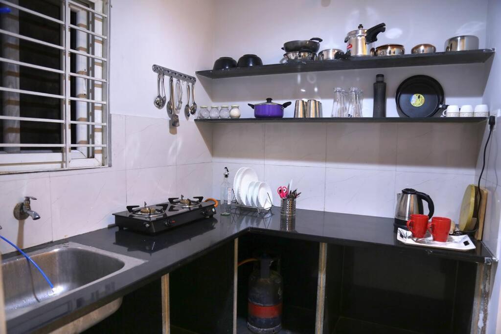 5 Midtown-1bhk, Near Aig Hospital, Hitech Hyderabad