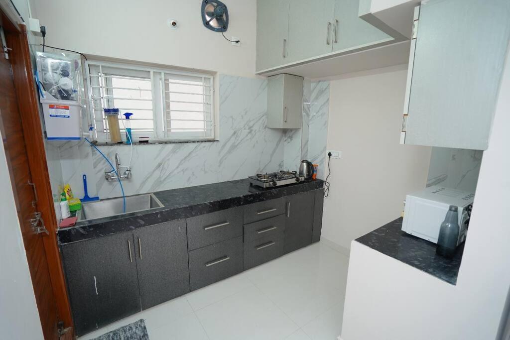 Chez Moi -ii - 2bhk, Near Us Embassy, Gachibowli * Hyderabad