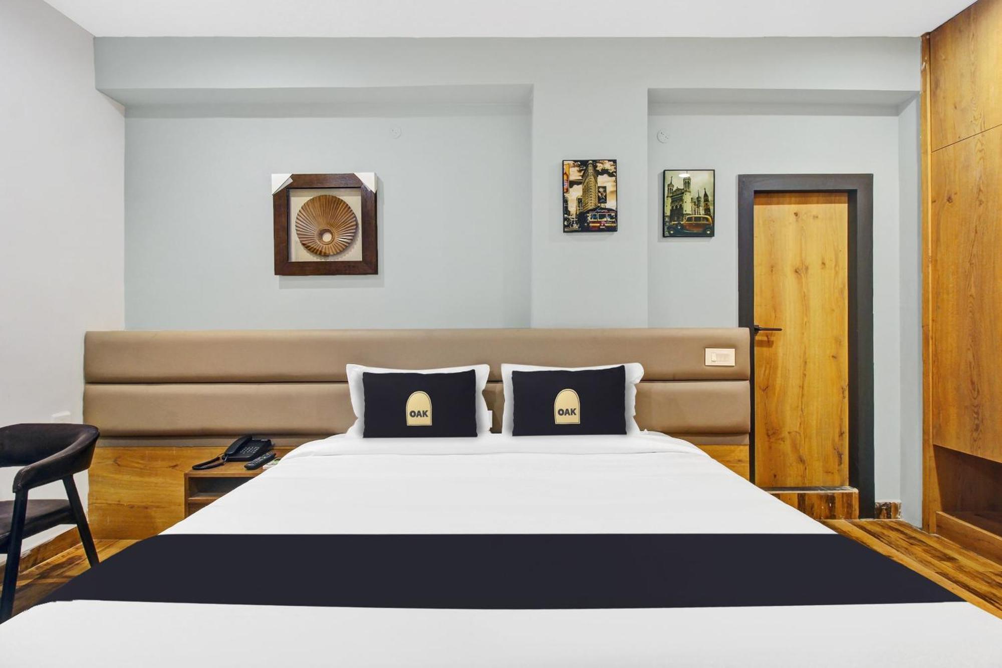 Super Townhouse Oak Hitec Near Image Hospital Hotel