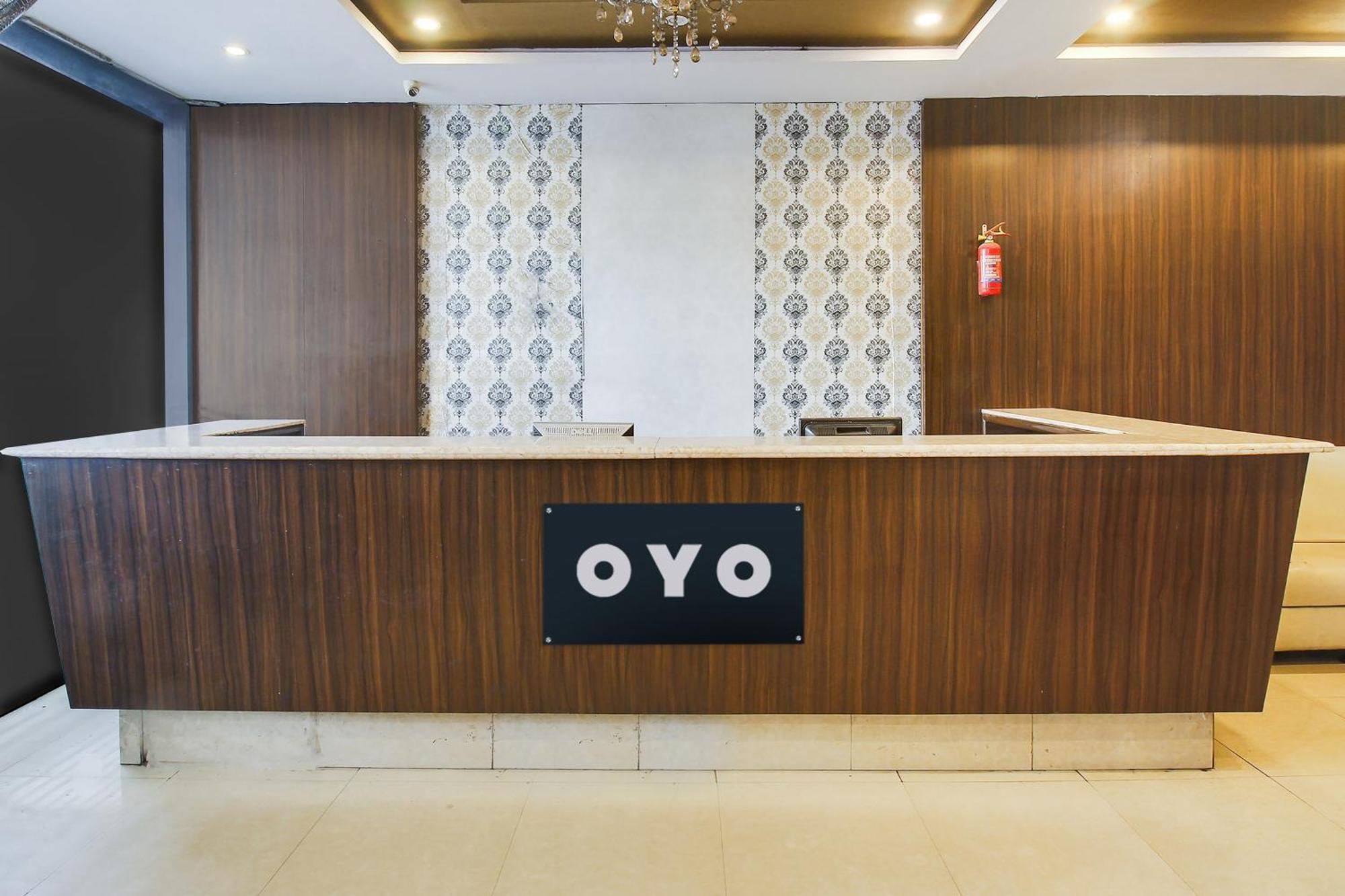 Flagship Grand Sandarshini Near Mgbs Bus Station Hotel 4*