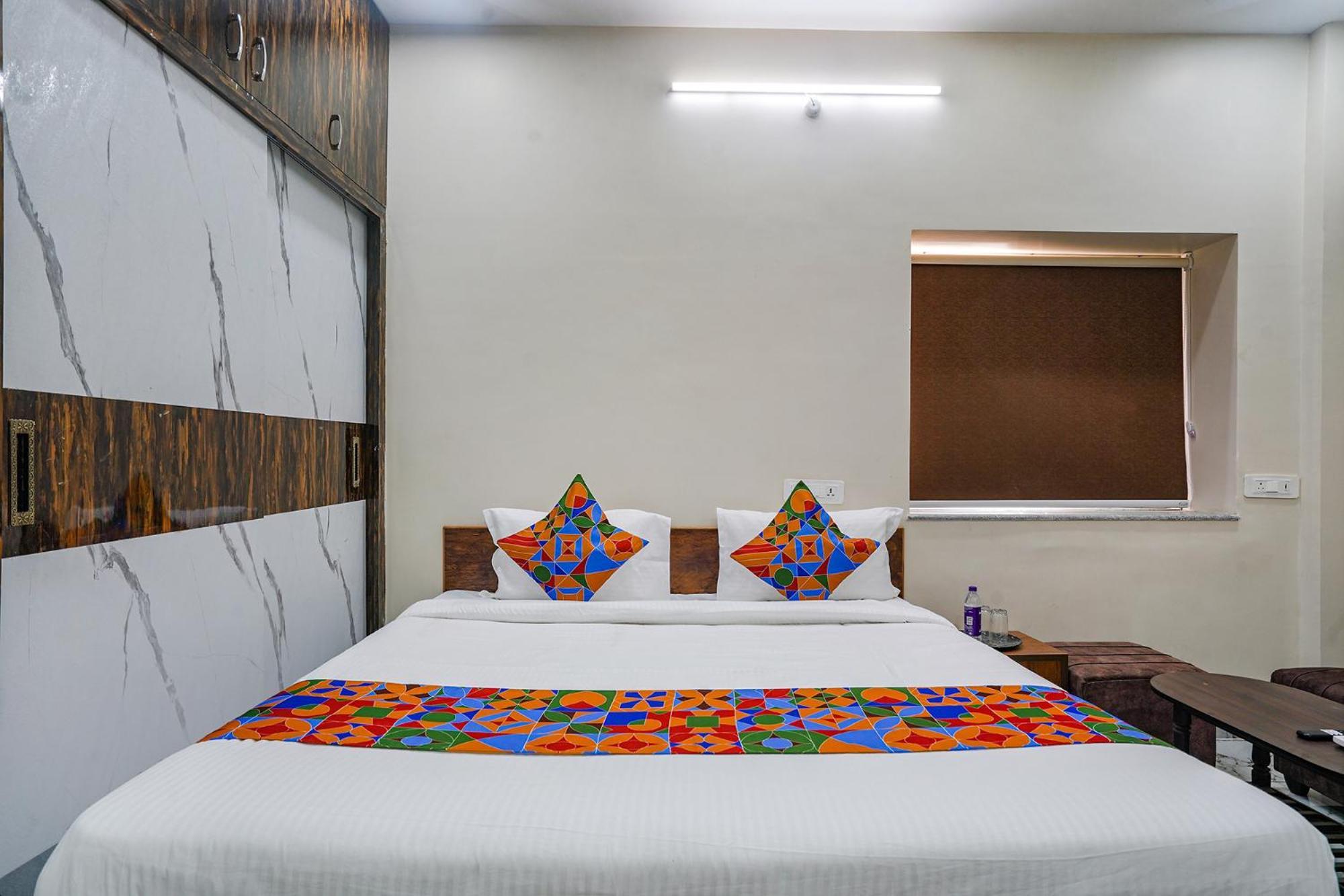 Fabhotel Perams Grand - Hitech