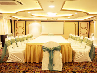 Royal Reve Hotel