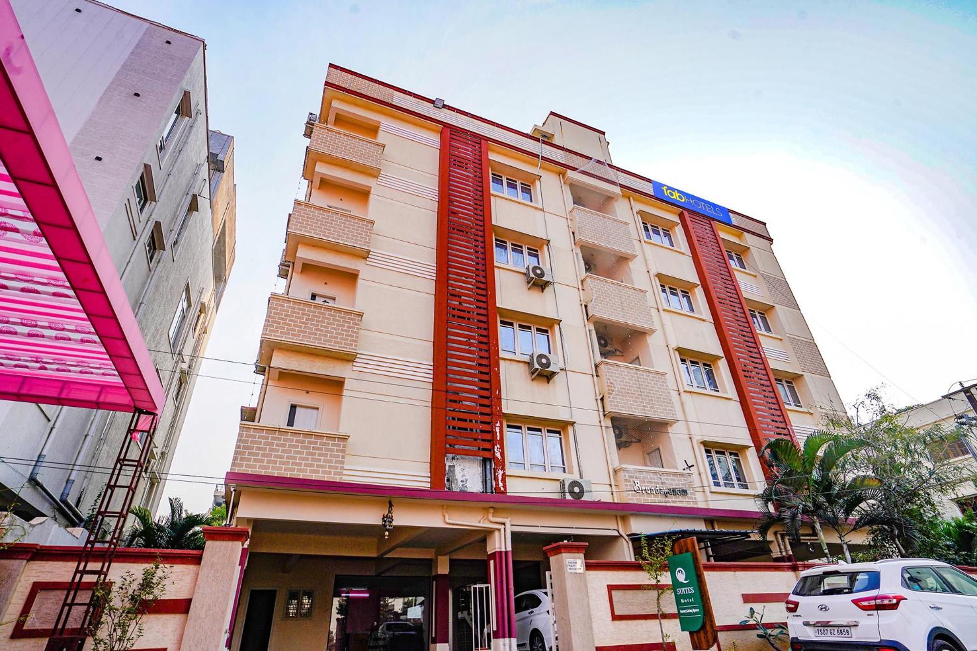 Fabhotel Q Hotel 3*
