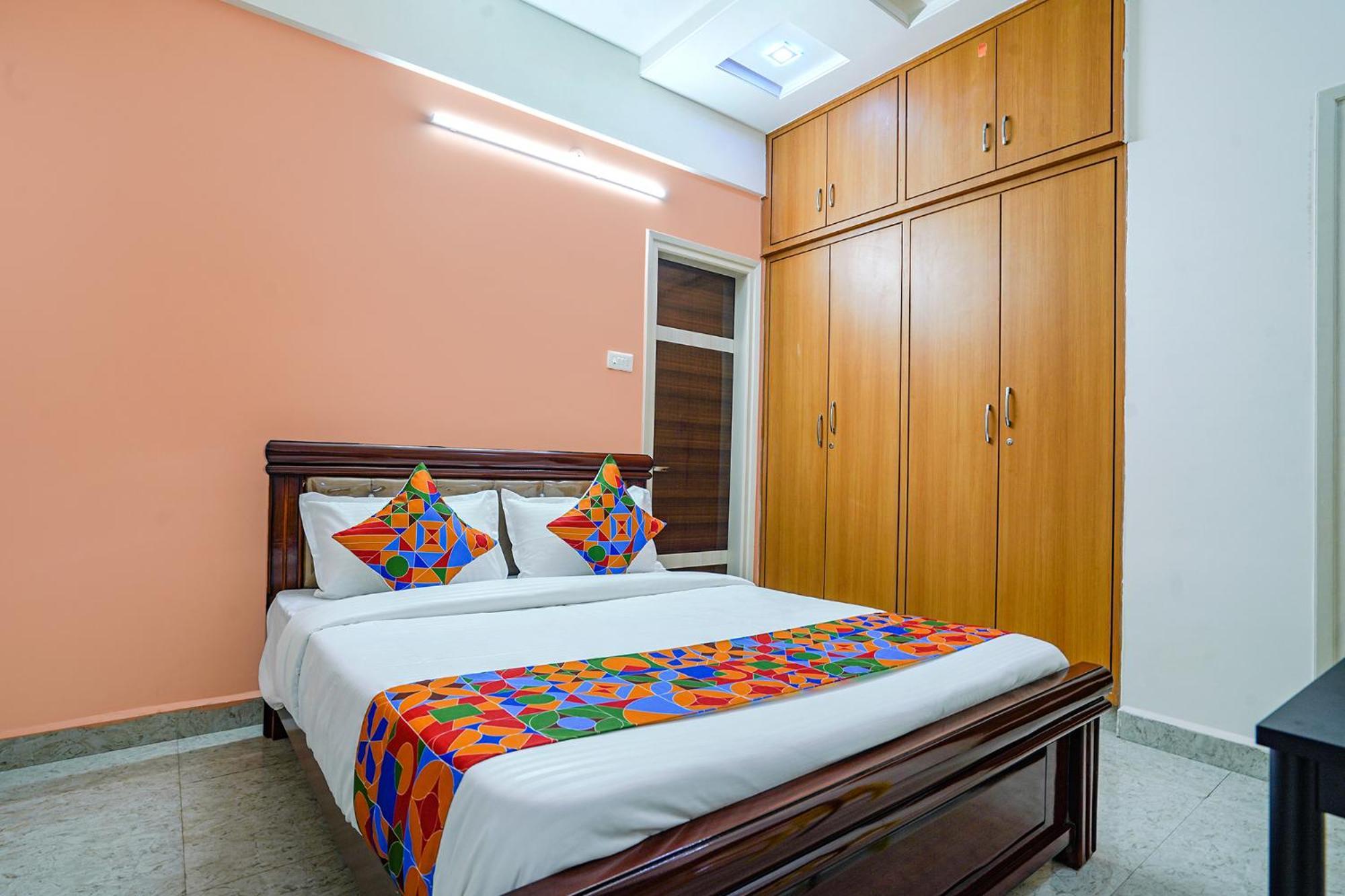 Fabhotel Q Hotel