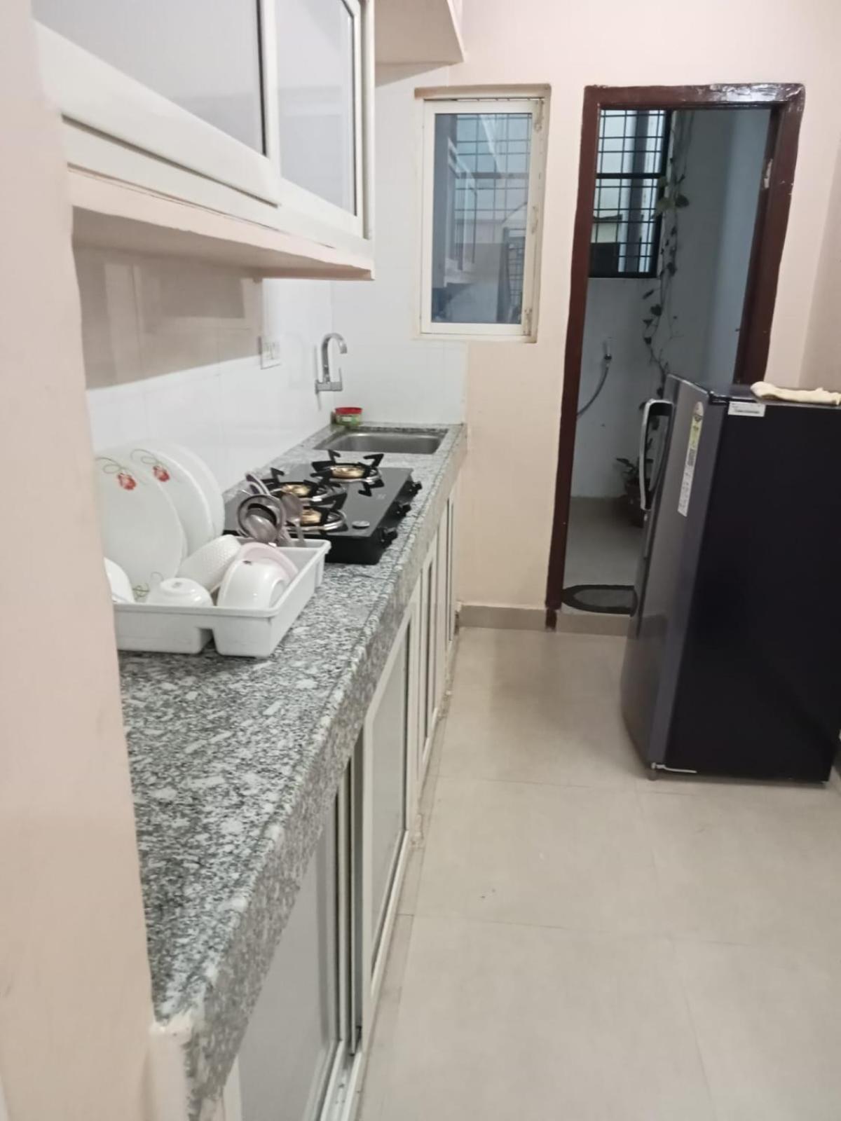 4-bedroom Elegant And Spacious Ac Only For Families, Prime Location, Just 100m From Main Road! *