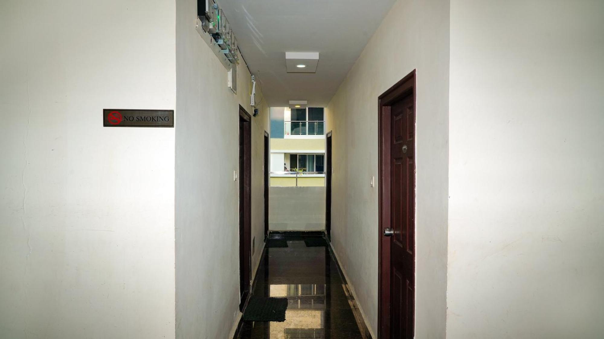 Apartment Hivee-1 & Living Twin Bed Non Ac Hyderabad