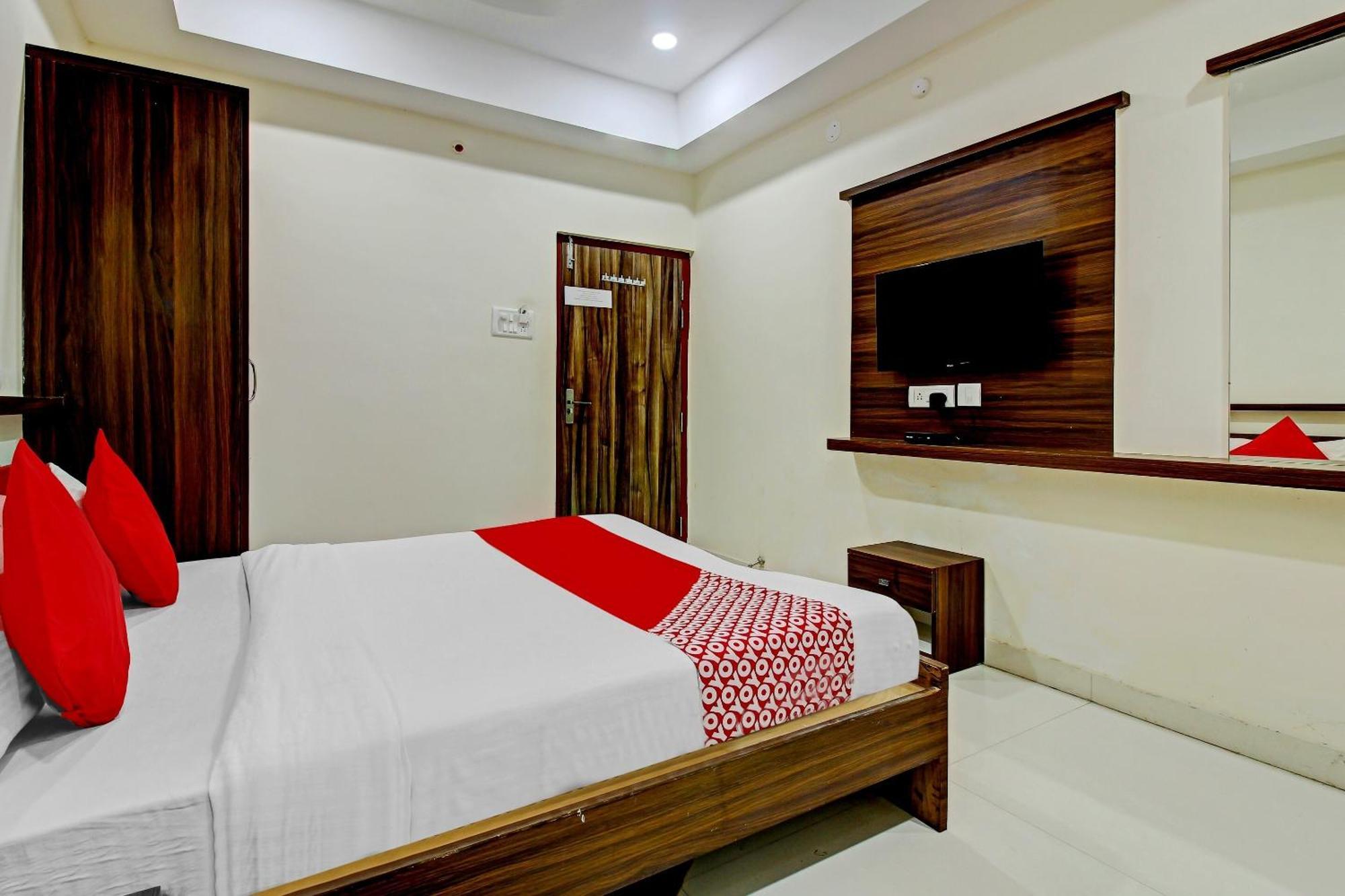 Oyo Flagship 75008 Delta Near Nexus Hotel 3*