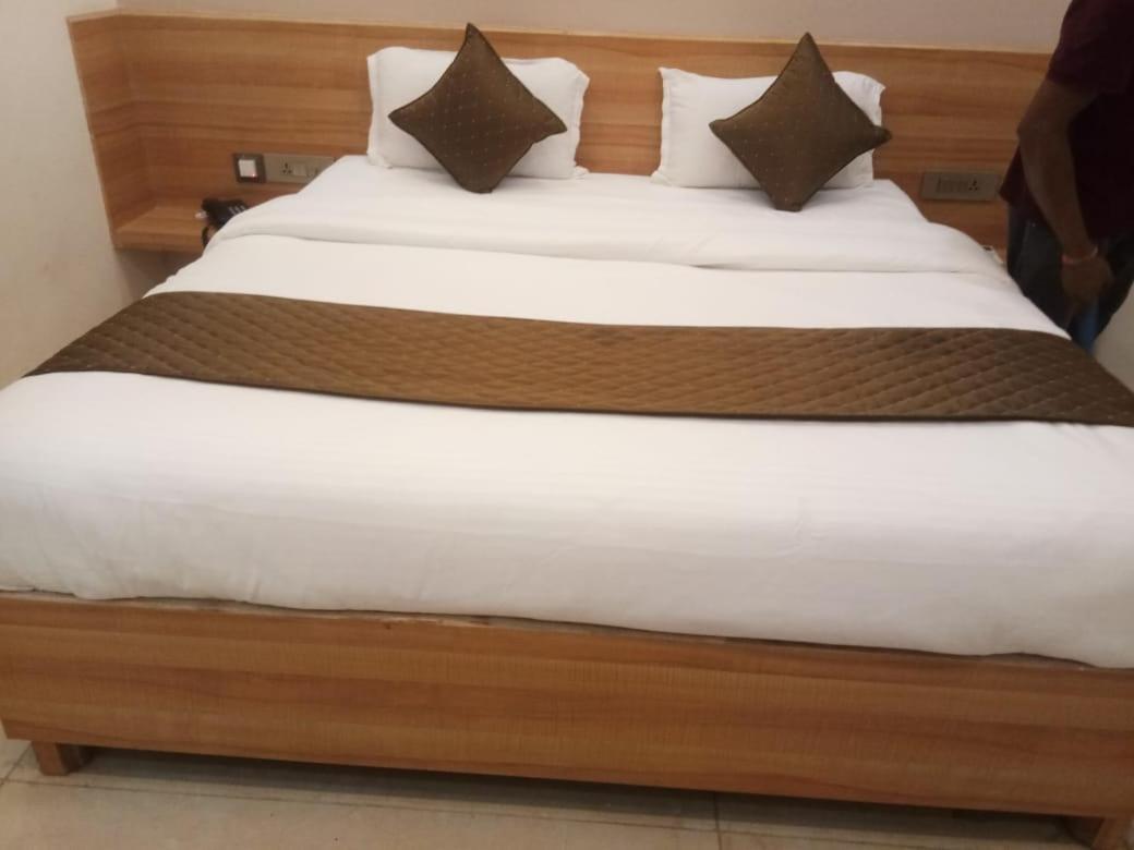 Luxury Prestige - Banjara Hills View With Complimentary Breakfast Hotel 3*