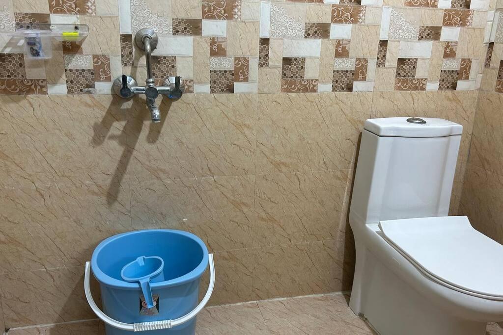 Cozy Nest #401 Beautiful 2bhk Near Dlf Aig Kondapur