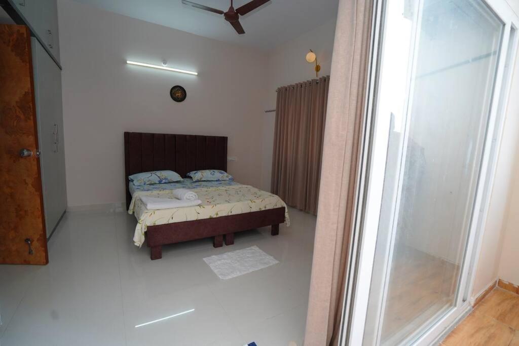 Chez Moi -ii - 2bhk, Near Us Embassy, Gachibowli Apartment