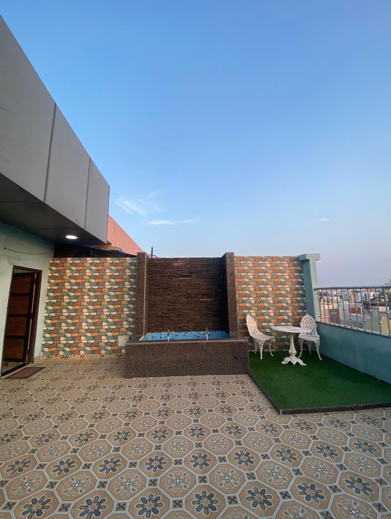 Ghoris Penthouse *