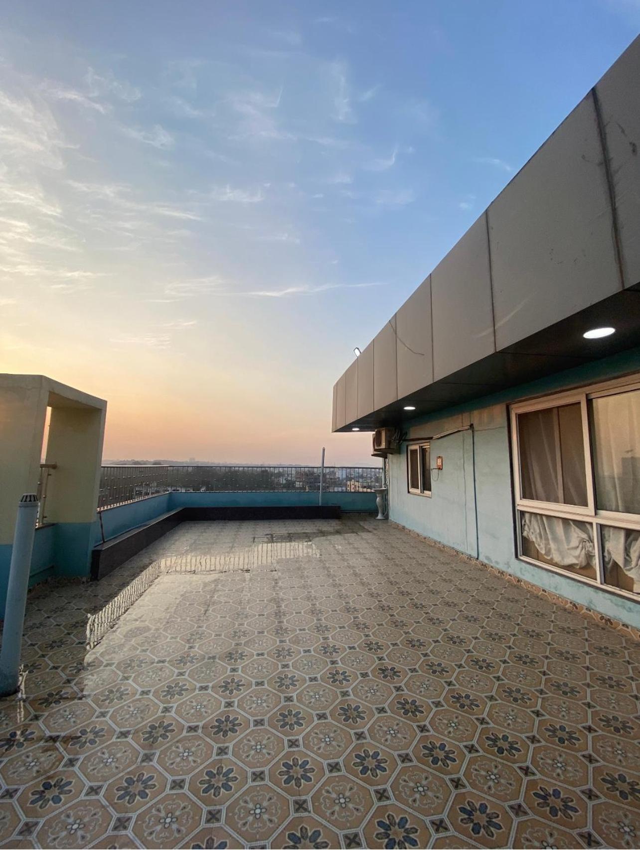 Ghoris Penthouse Apartment
