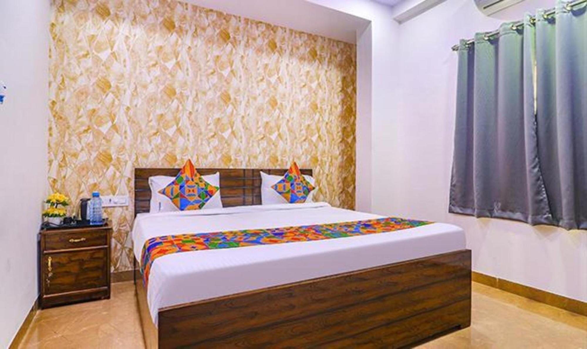 Hotel Fabexpress The Dream Elite - Nr Golconda