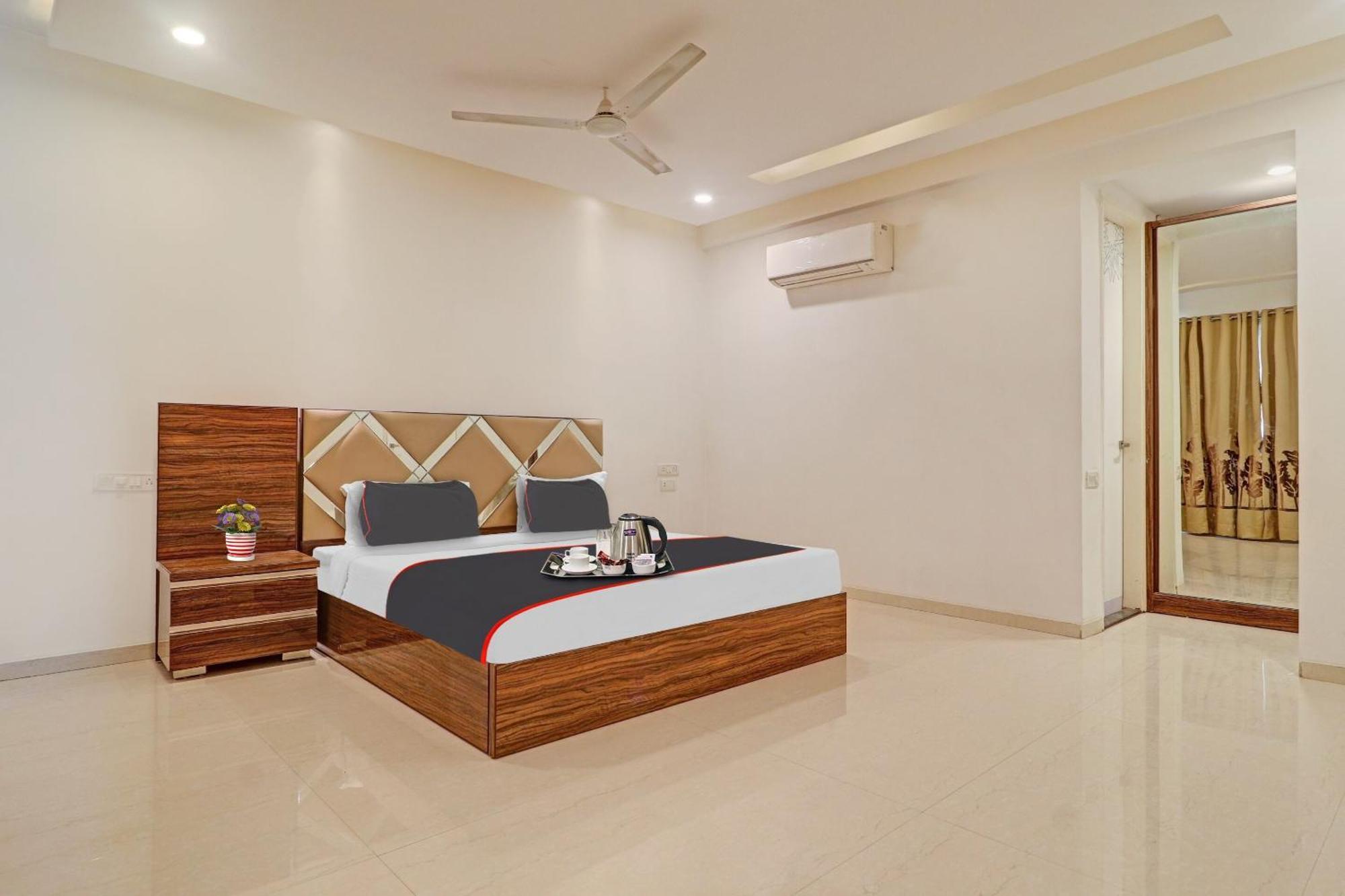 Oyo Flagship Ekasila Hotel