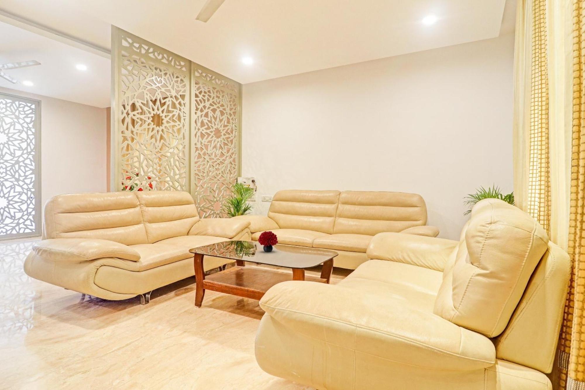 Oyo Flagship Ekasila Hotel 3*