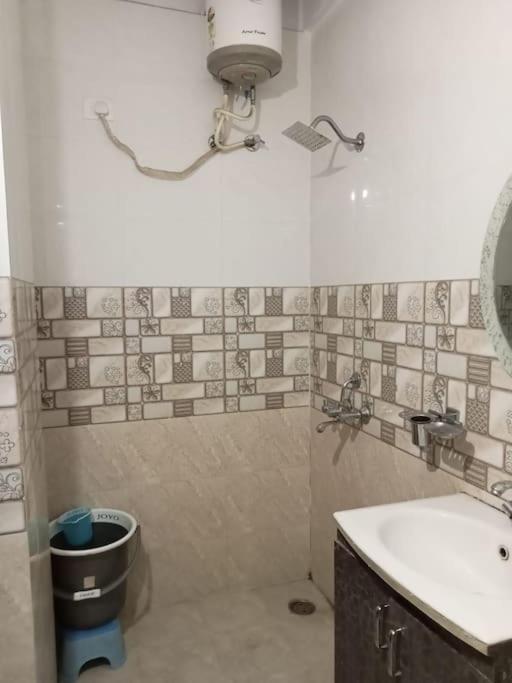 4-bedroom Elegant And Spacious Ac Only For Families, Prime Location, Just 100m From Main Road!