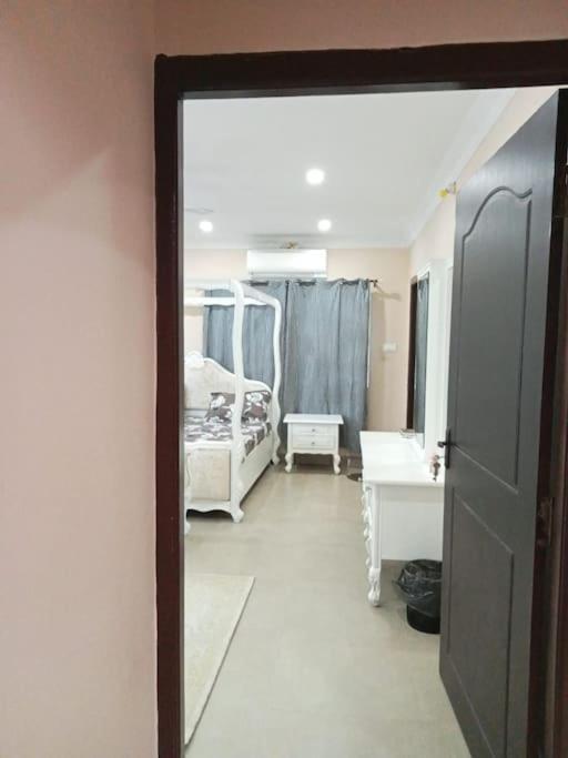 4-bedroom Elegant And Spacious Ac Only For Families, Prime Location, Just 100m From Main Road! Apartamento *