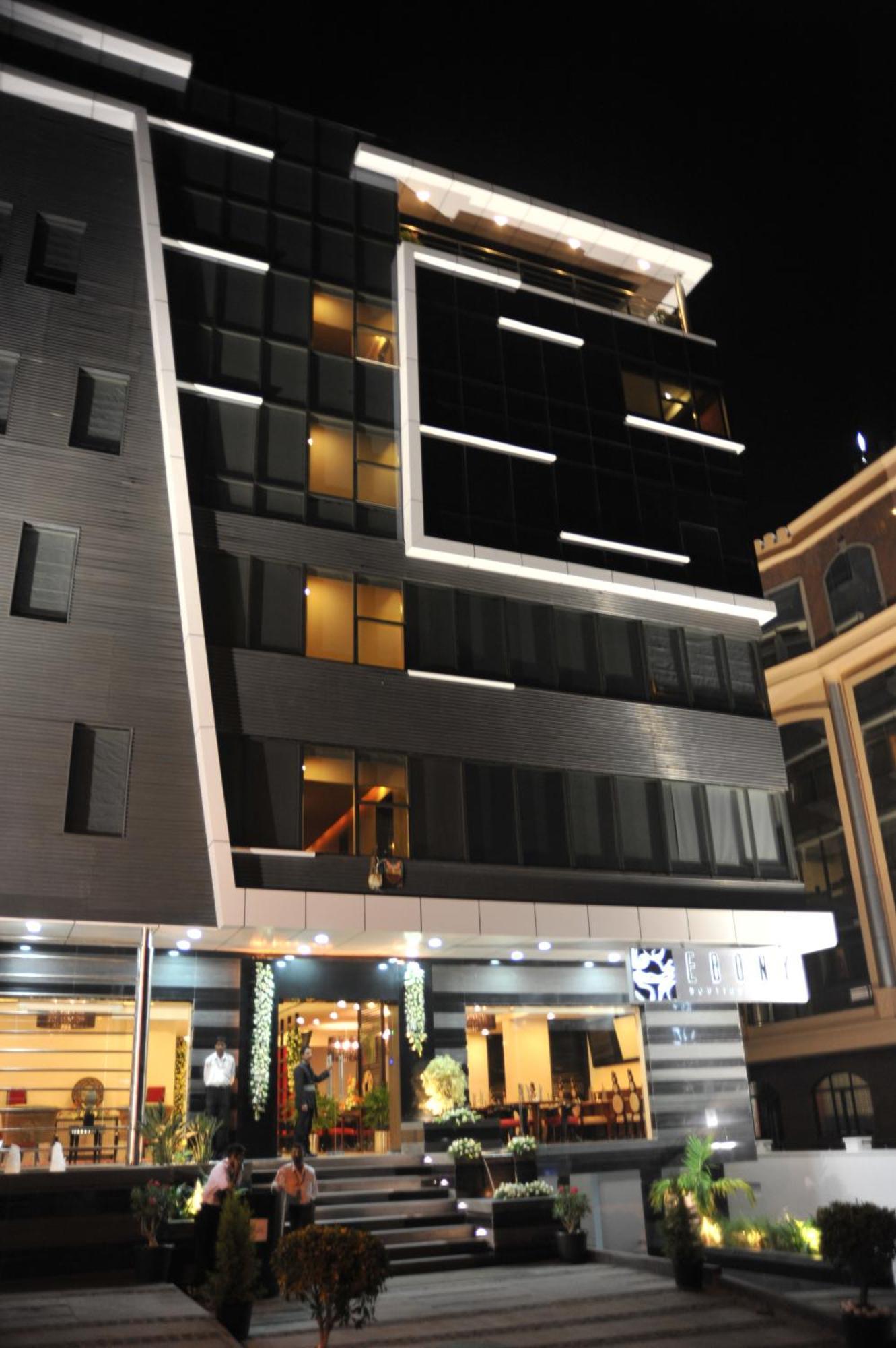 Ebony Boutique 3*