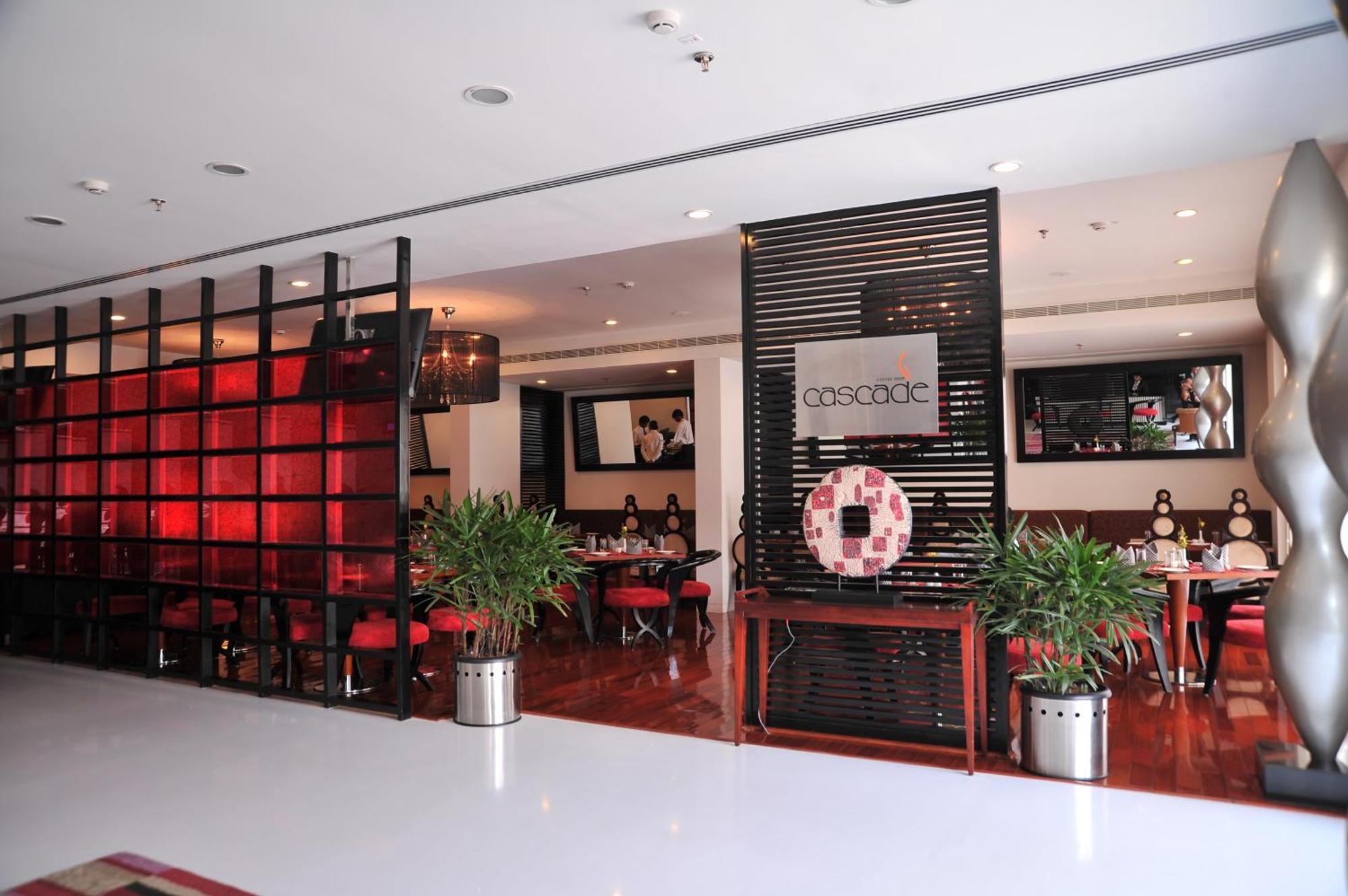 Ebony Boutique Hotel 3*