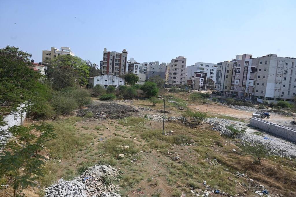 Apartment Rr Enclave - Service *