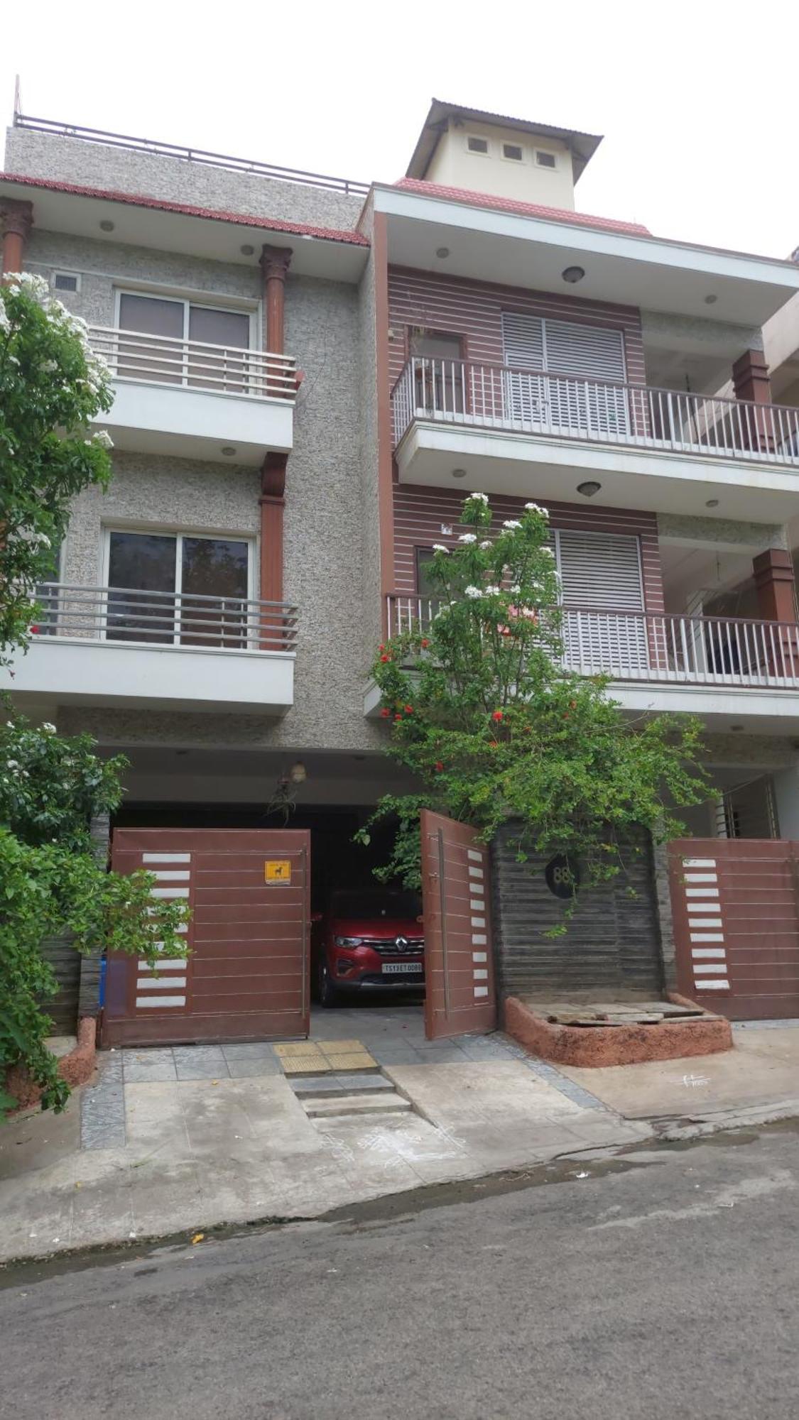 Parivaar , Jubilee Hills