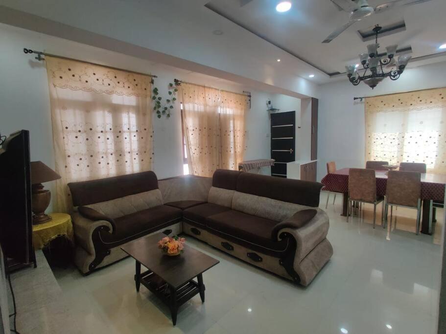Stylish Penthouse - Atithi Estate